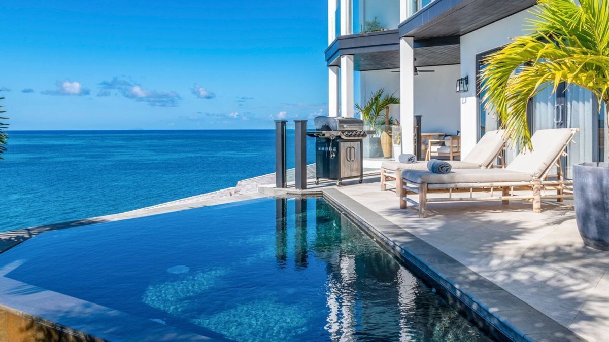 Fryes Beach Resort | Tamarind Hills Resort - Ocean Azul