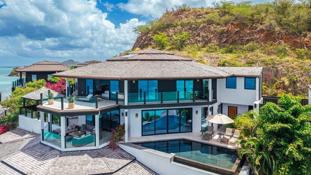 Fryes Beach Resort | Tamarind Hills Resort - Ocean 5