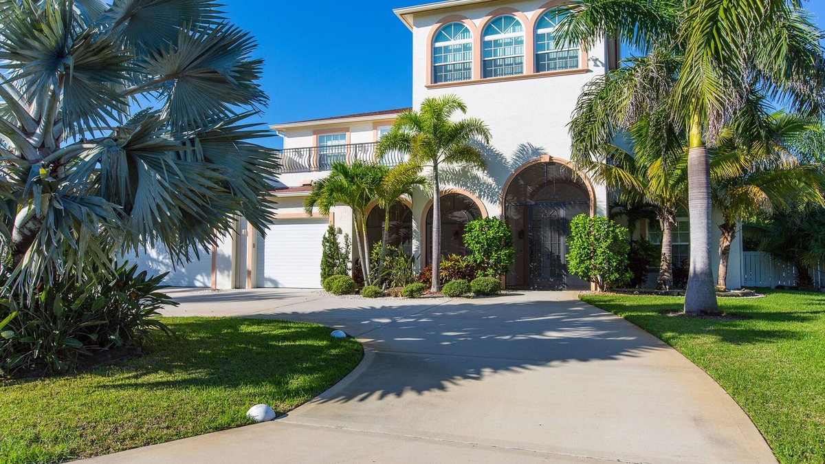 Fort Pierce Shores House | Tamarind House: Beautiful Hutchinson Island Home Steps From the Beach, Huge Pool