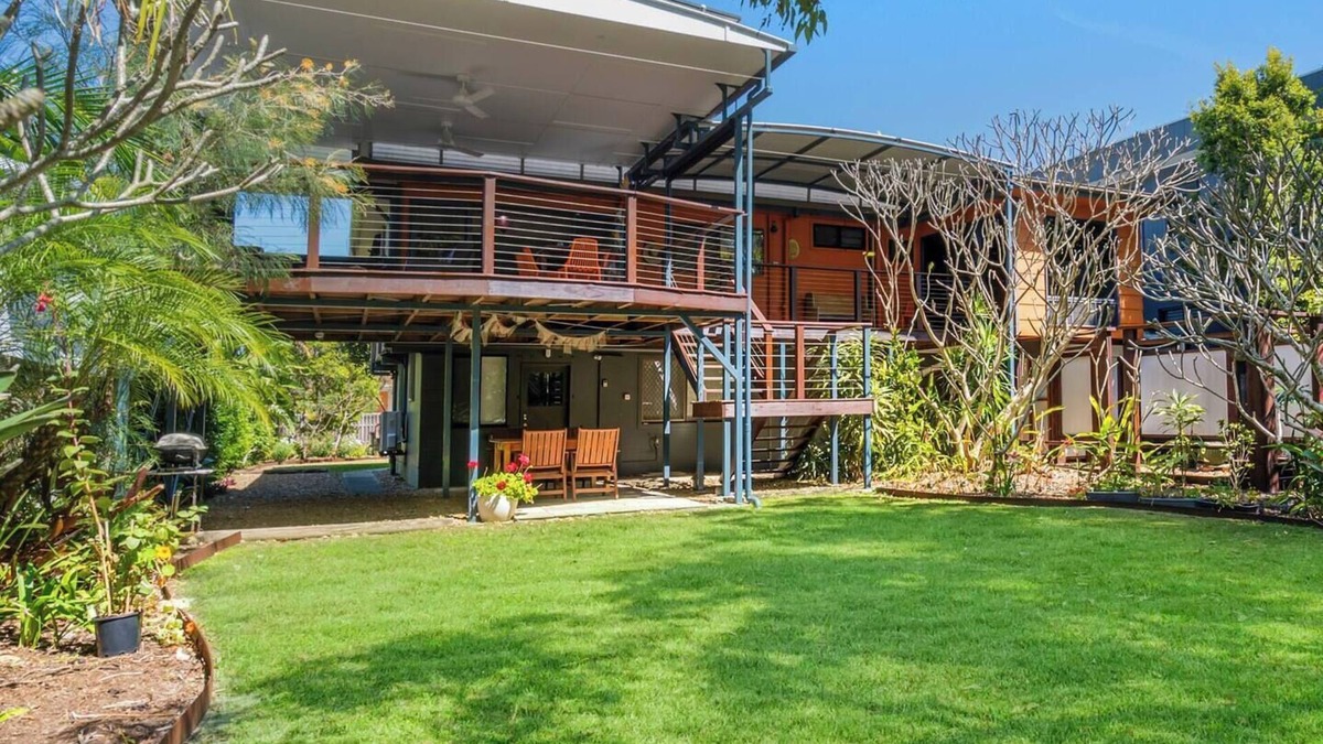 Bogangar House | Tamarind Retreat A Leafy Coastal Home