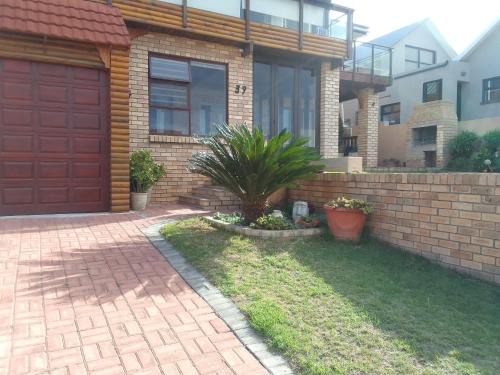 Wavecrest Apartment | Tamarisk Square 39