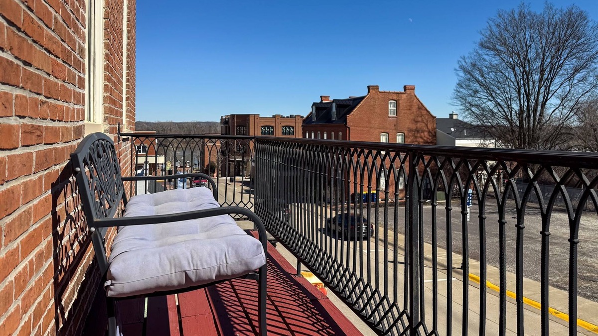 Washington Condo | Tamm Loft | River view, Downtown WashMo, Dog-friendly