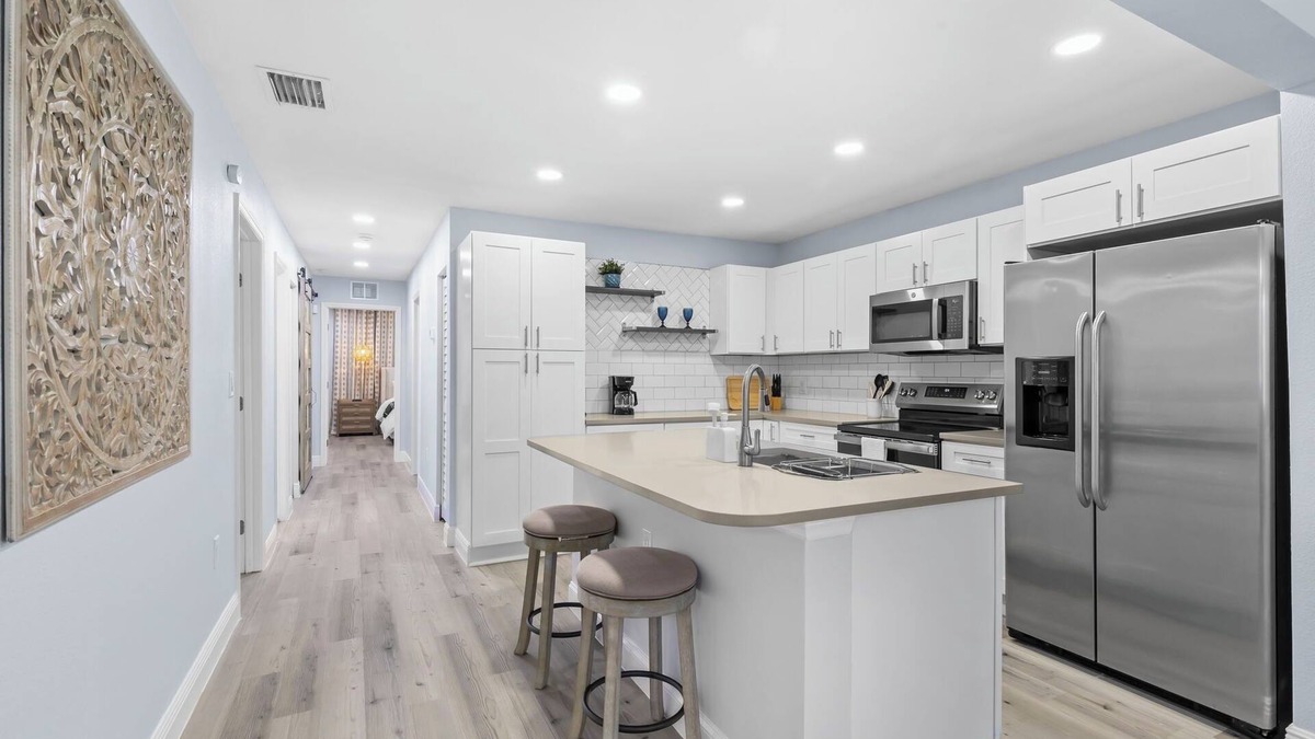 Orient Park House | Tampa Modern and Cozy Getaway Near Downtown and Ybor