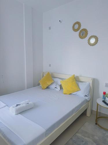 Mombasa Apartment | TamuTides Studio Cozy and Work -Friendly Stay in Nyali