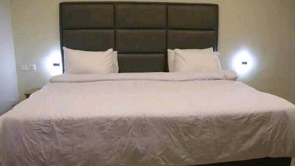 Ofin Hotel | Tangerin Terracotta House and Apartment