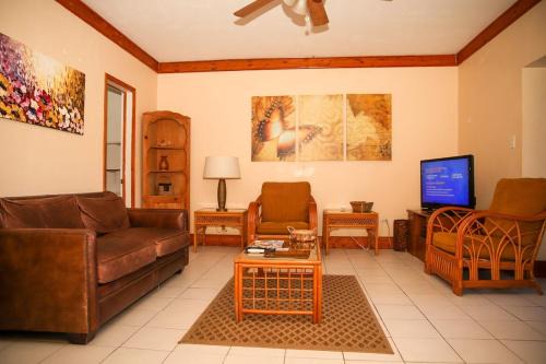 Nassau House | Tangerine Sunsets Tangelo