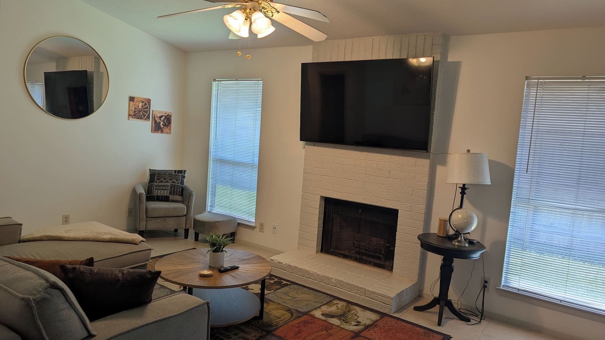 Tanglewood Forest House | Tanglewood Forest Best Kept Secret, 2BR/2BA,1 Car/garage!