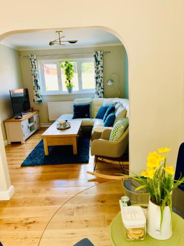 Abergavenny House | Tanglewood house Abergavenny with private parking