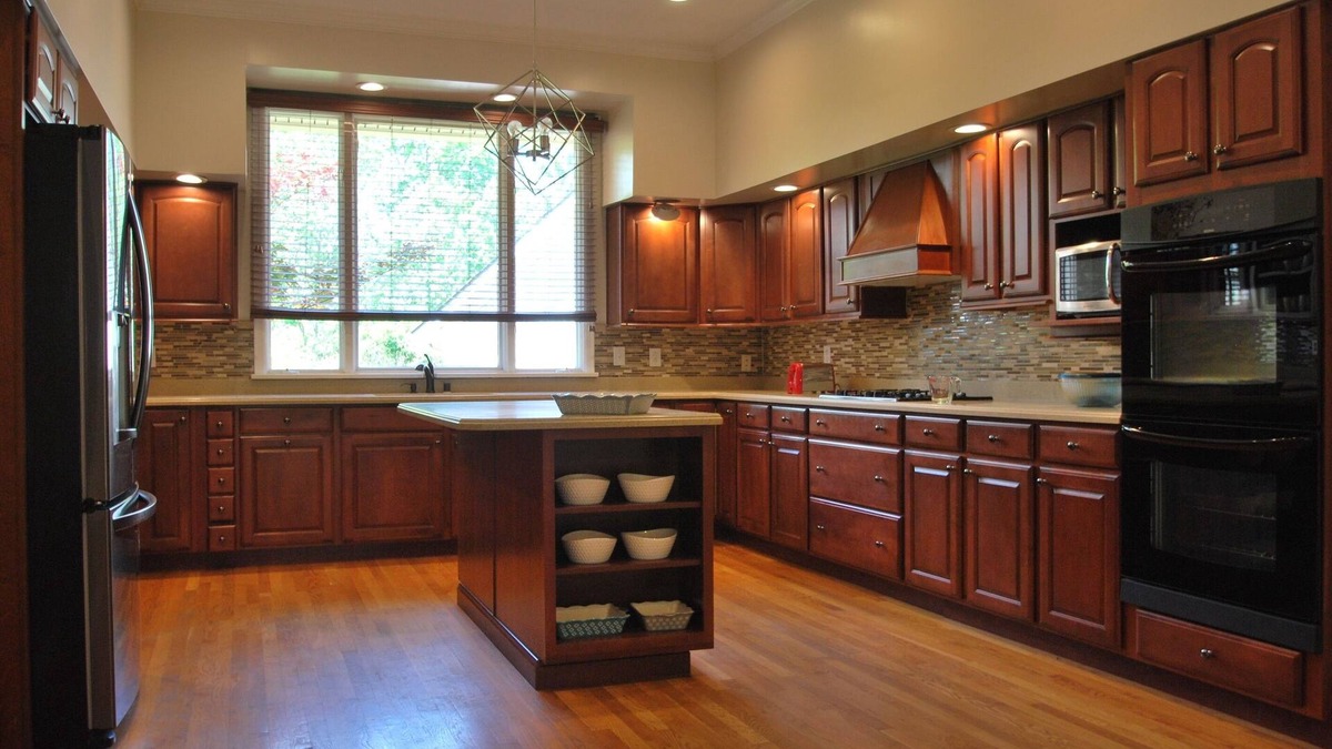 Lexington House | Tanglewood Treasure. Close to Horsepark and Interstate.