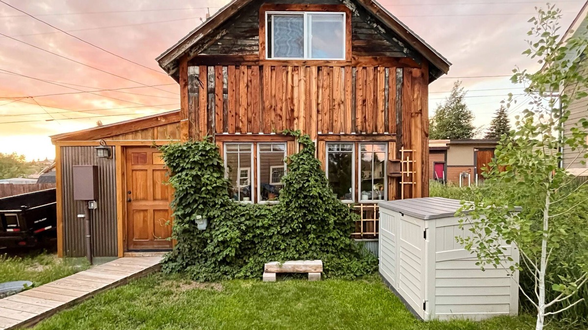 Leadville House | Taos Junction is a 19-century stable, remodeled into a beautiful modern home.