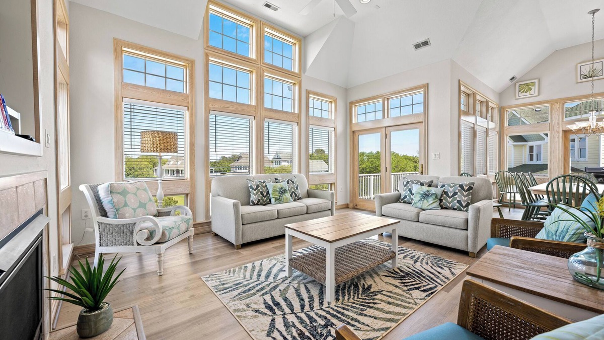Buck Island House | Taproom's Landing: Hot Tub, Community Pool nearby, Close to Beach
