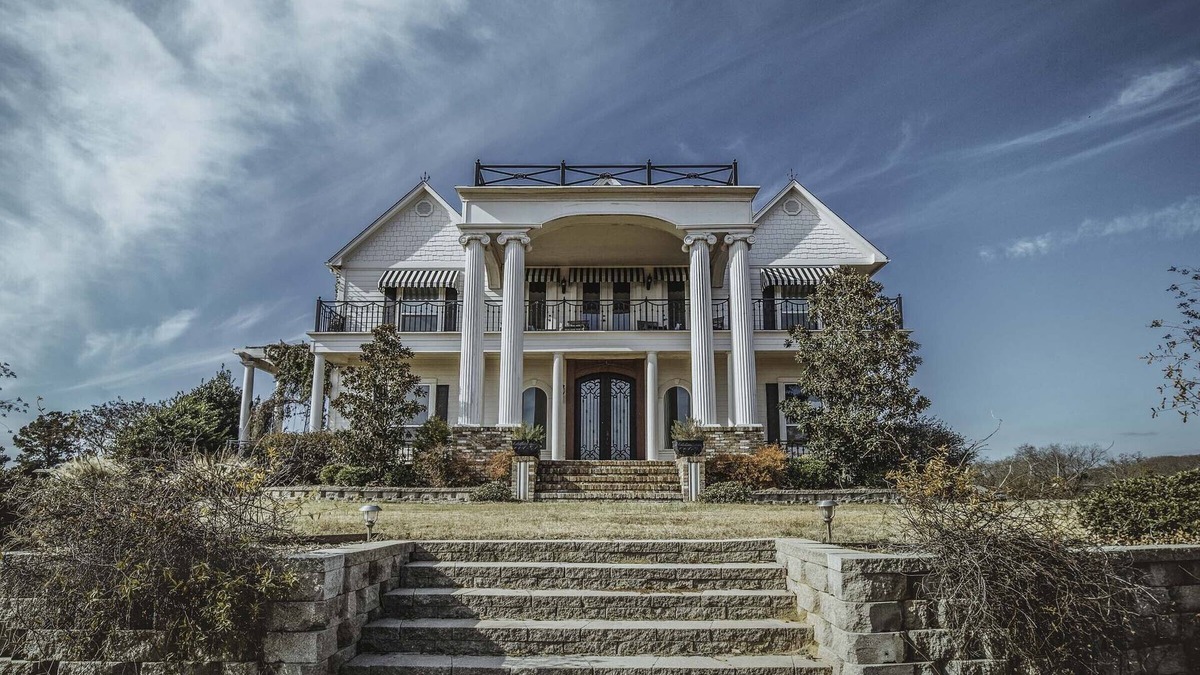Athens Hotel | Tara Vineyard and Winery