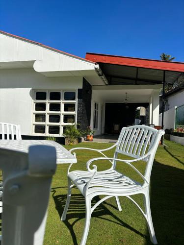 Badulla Bed & Breakfast | Target Range Villa - Luxury Getaway Nestled in the Heart of Badulla
