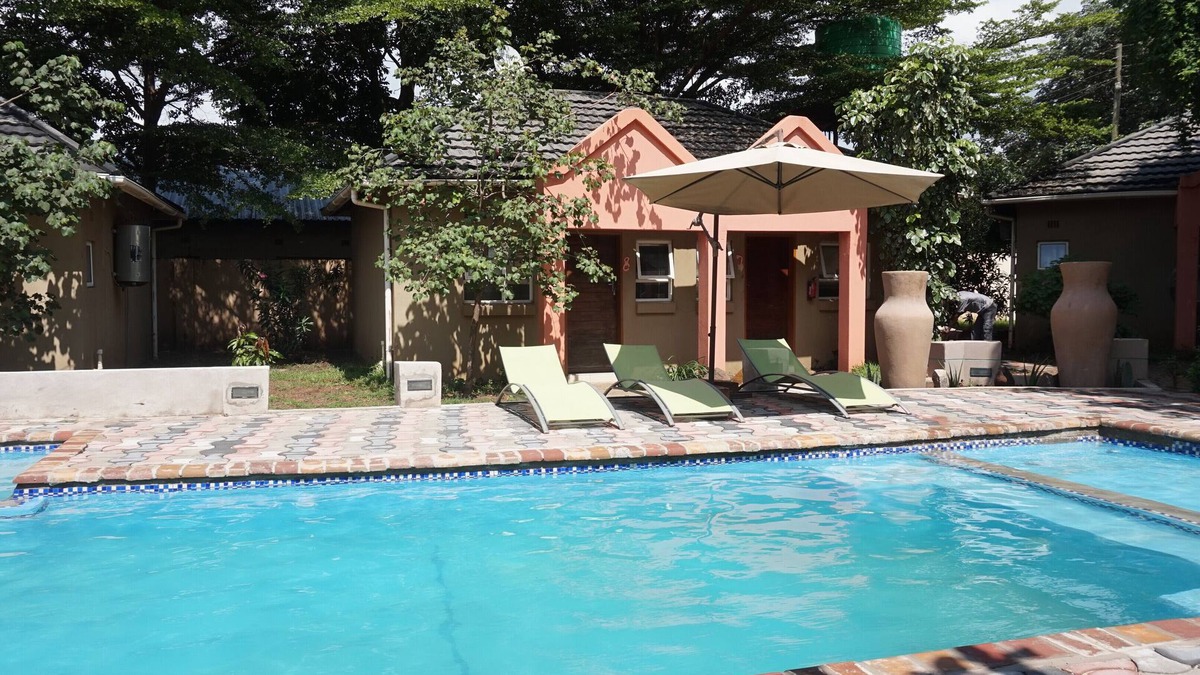 Livingstone Cabin | Tasha Lodge and Tours