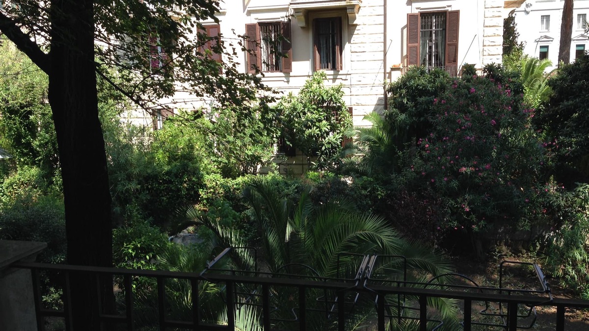 Quartiere III Pinciano Apartment | Tasteful apartment in period building, in the green, Parioli.