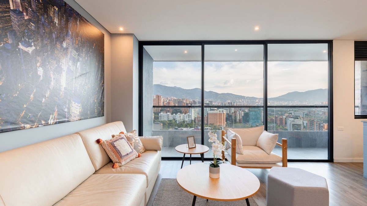 Castropol Apartment | Tasteful flat with amazing view in El Poblado wtih pool and gym