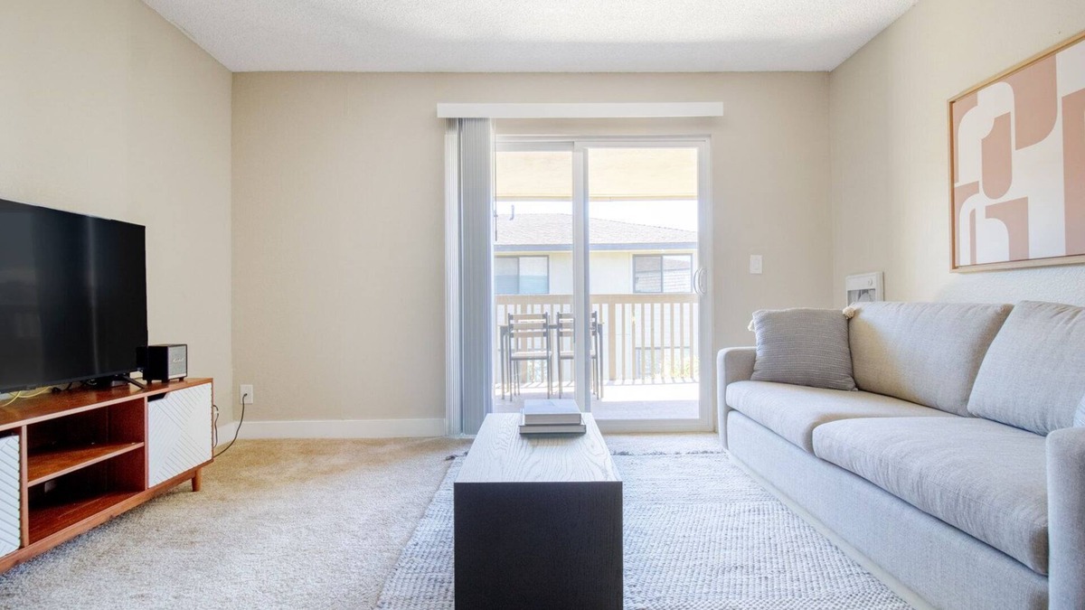 Foster City Apartment | Tasteful Foster City 2BR w/Gym, Pool, W/D, near highways, by Blueground