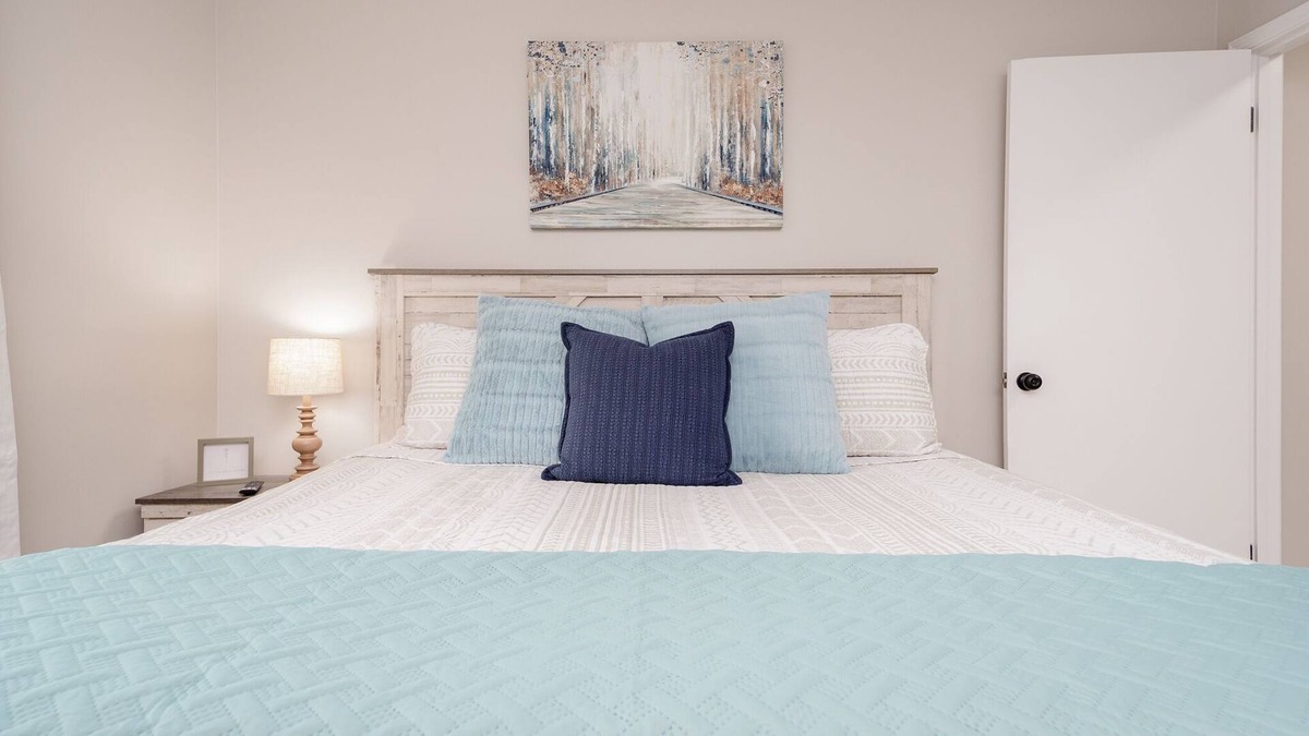 Pelham House | Tastefully designed 4-Bedroom Townhome! Open Concept