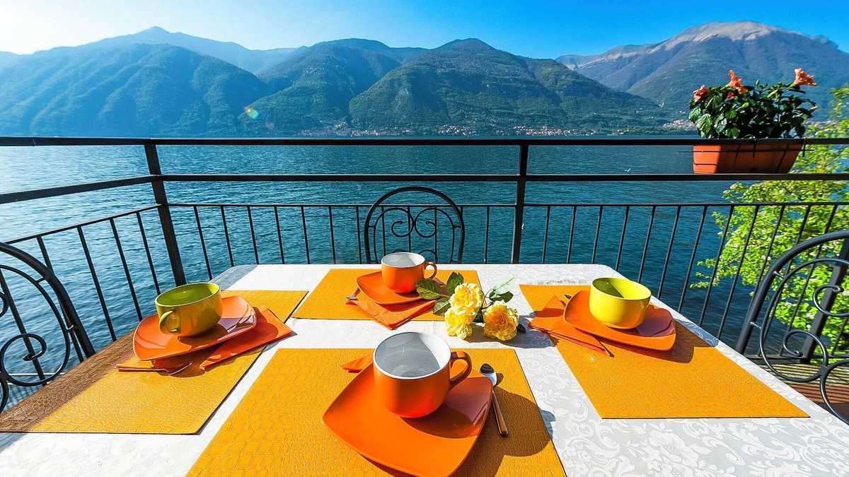 Lezzeno Apartment | Tastefully furnished 3-room apartment in direct sea location with pool and private beach