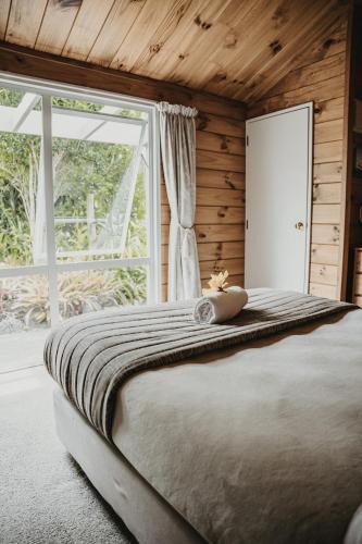 Hahei Cabin | Tatahi Lodge Beach Resort