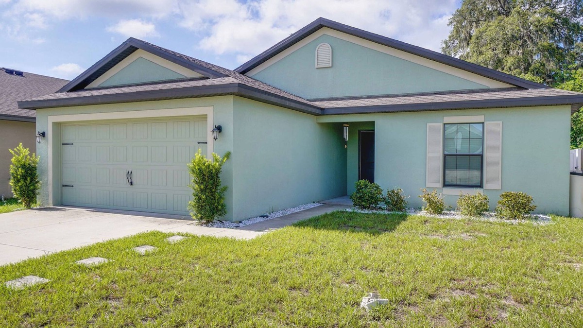 Tavares House | Tavares Retreat w/Covered Patio & Private Yard