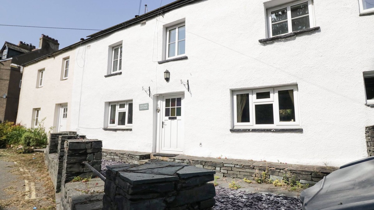 Threlkeld Cottage | TAYLOR'S COTTAGE, pet friendly, character holiday cottage in Keswick
