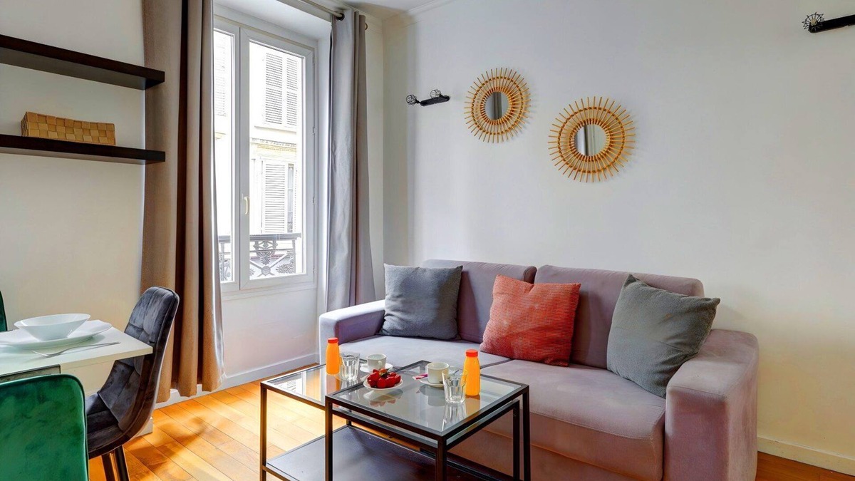 Quartier Saint-Georges Apartment | TBS 236 - Charming apartment in Paris