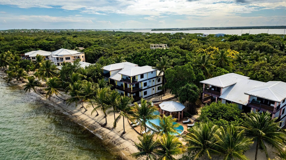 Placencia Resort | TBS Whole Complex- Beachside-20 Room Large Complex