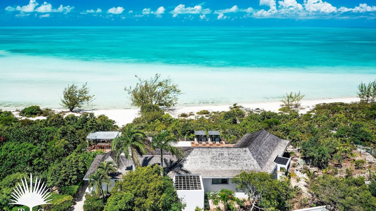 Ocean Point House | TC Villas/Six Turtles/Luxury Beachfront Villa on Taylor Bay Beach