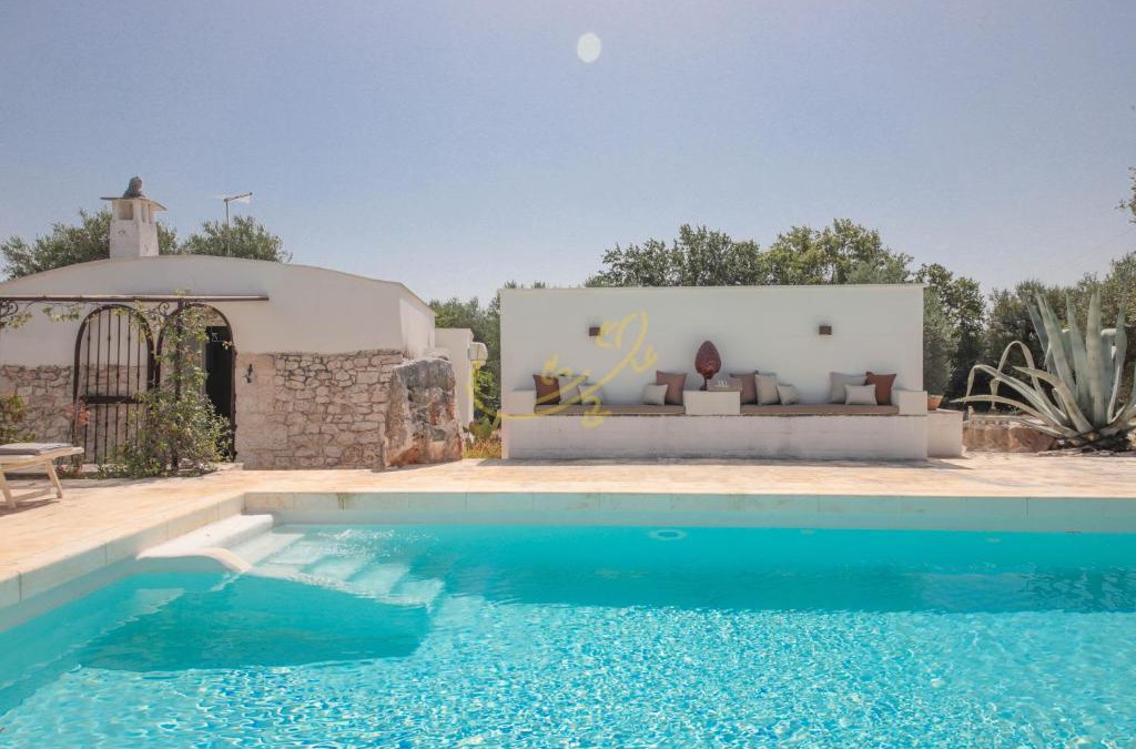 Fumarola House | TD Trulli Chiara Tastefully Decorated Trulli with Pool