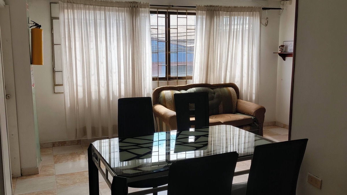 Los Martires Hotel | Te ofrecemos un espacio familiar muy bien amoblado donde puedas descansar.