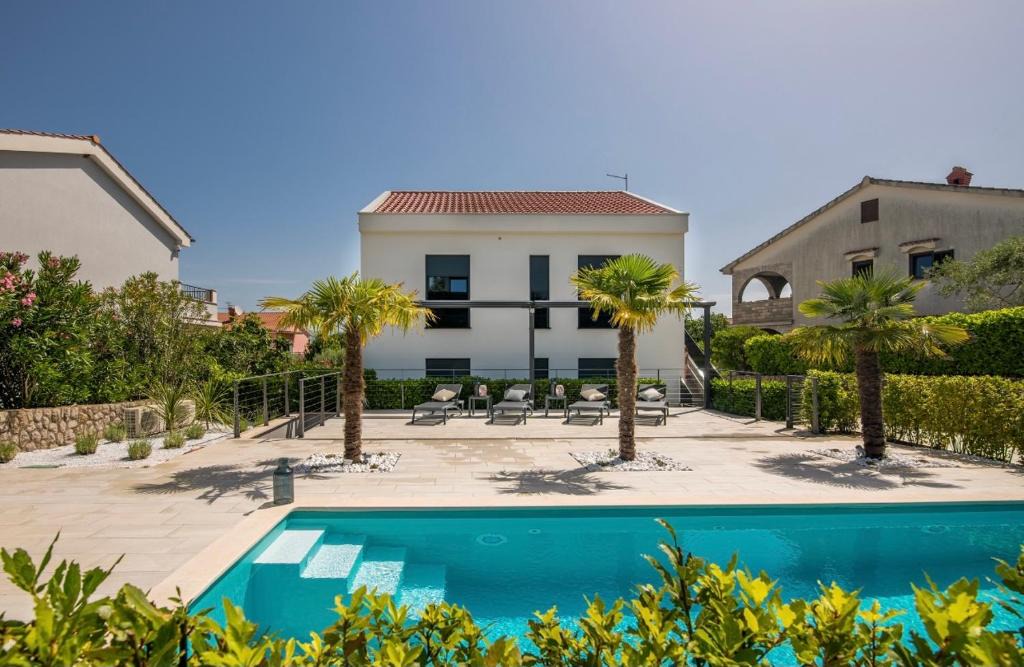 Porat Apartment | Tea Deluxe Apartment with private Pool