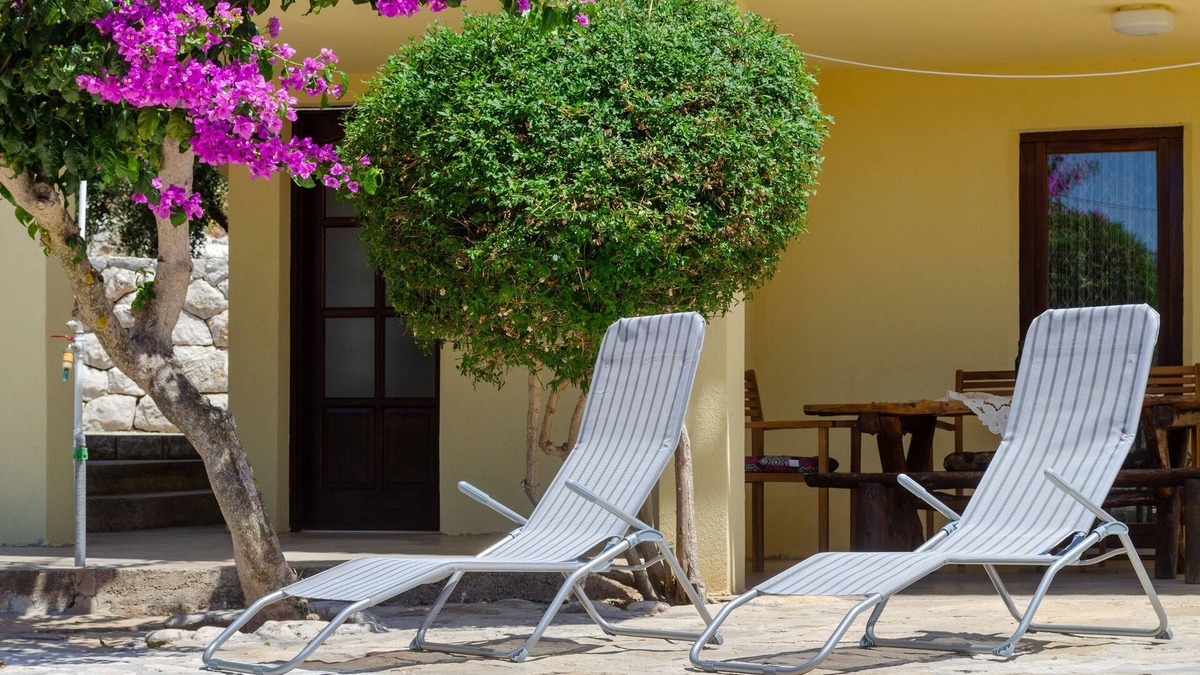 Prizba Apartment | Teacher's Pebble Beach House Ground Floor Apartment