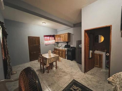 Hopkins Apartment | Tee Apartment