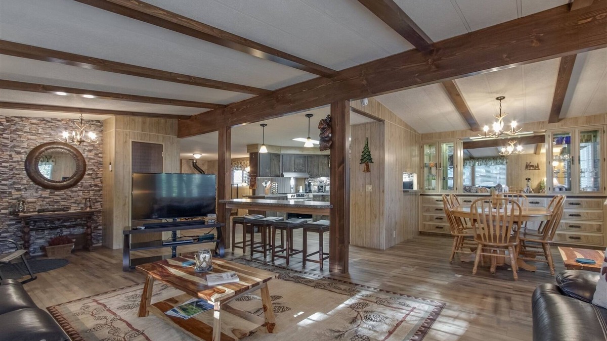 Packwood Cabin | Tee Time | BBQ, Wifi | 3 Bed, 2 Bath
