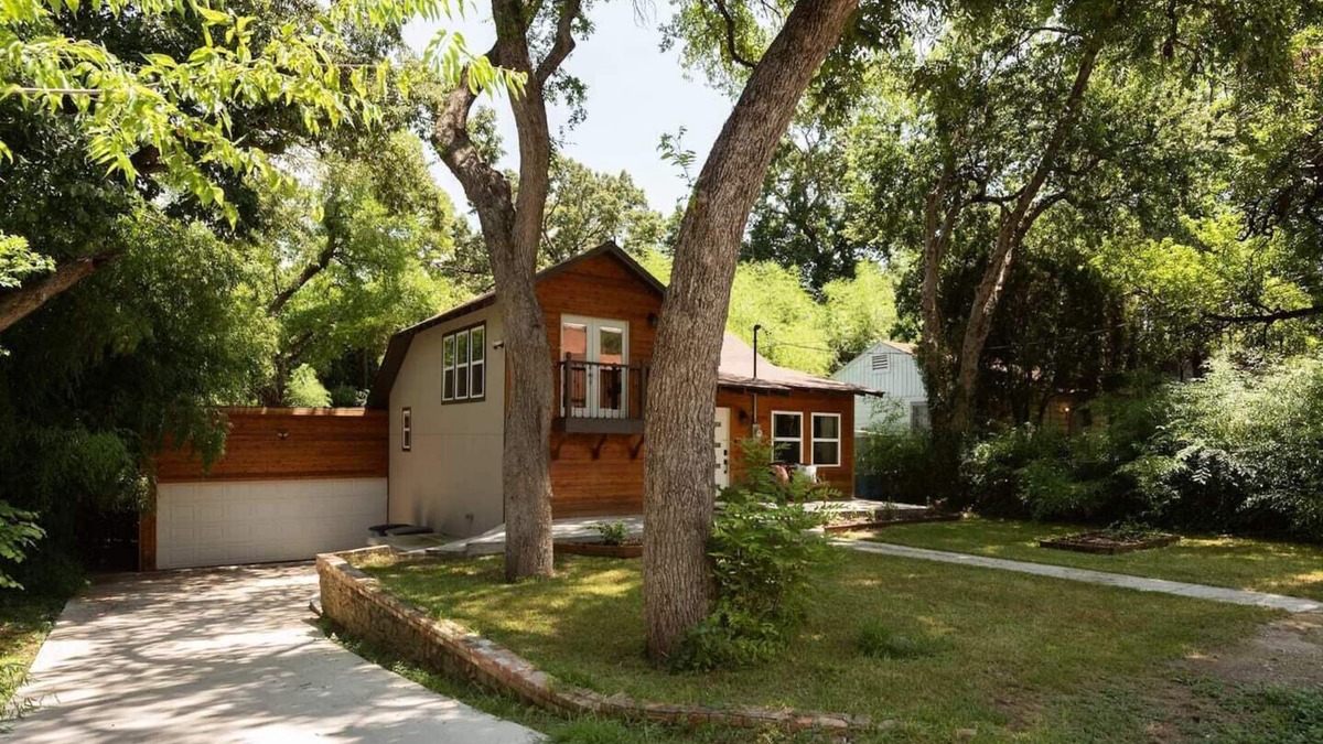 Little Forest Hills House | Teepee, Bamboo Forest, Minutes from White Rock Lake and The Arboretum