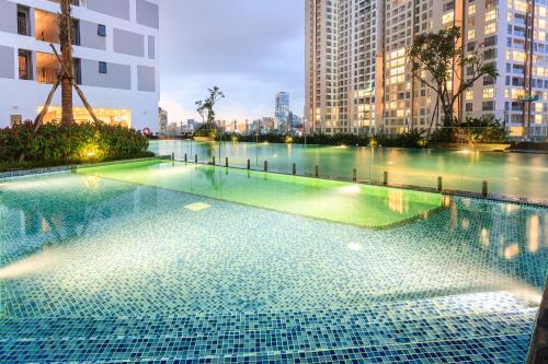Bach Dang Riverside Apartment | TeeUp Home - Infinity Pool Signature