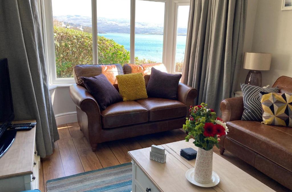 Borth-y-Gest House | Tegfryn (Sleeps 8), 5*, Sea View, Borth y Gest