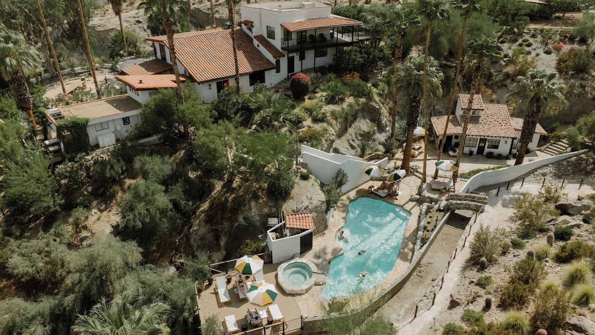 Palm Desert House | Television Host and Designer Bobby Berk Invites You To His Desert Oasis