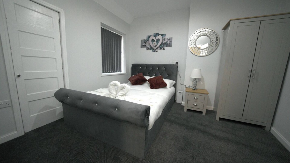 Telford Apartment | Telford Tranquility Apartment Flat 3 for 4 guests