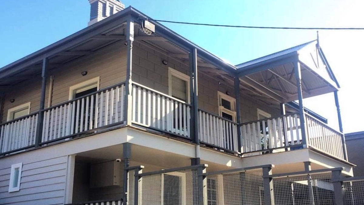 Healesville House | Temora House is the Queen of main street & sits high over beautiful Healesville