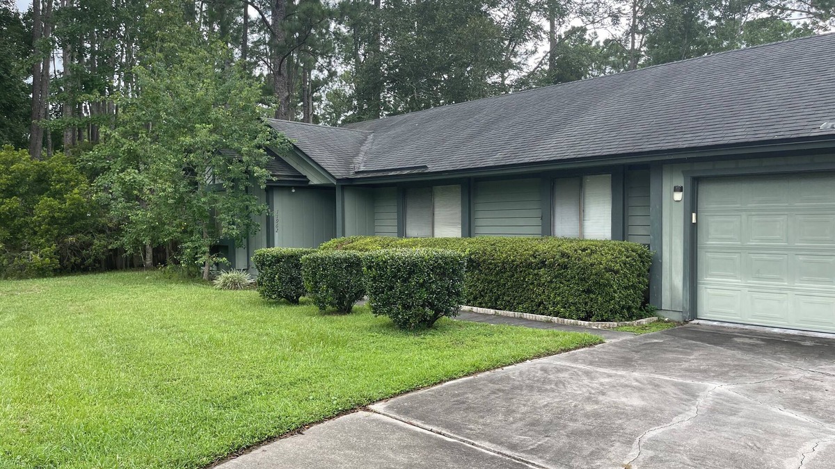 Southside Apartment | Temp studio apt on lake in Mandarin w WiFi near Mayo, Beach, and St.Augustine