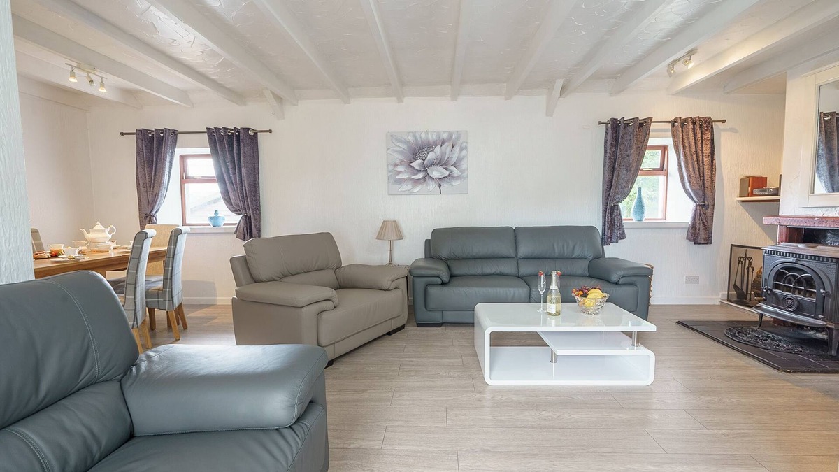 Thornhill Apartment | Templand Cottage - a cottage that sleeps 6 guests in 3 bedrooms