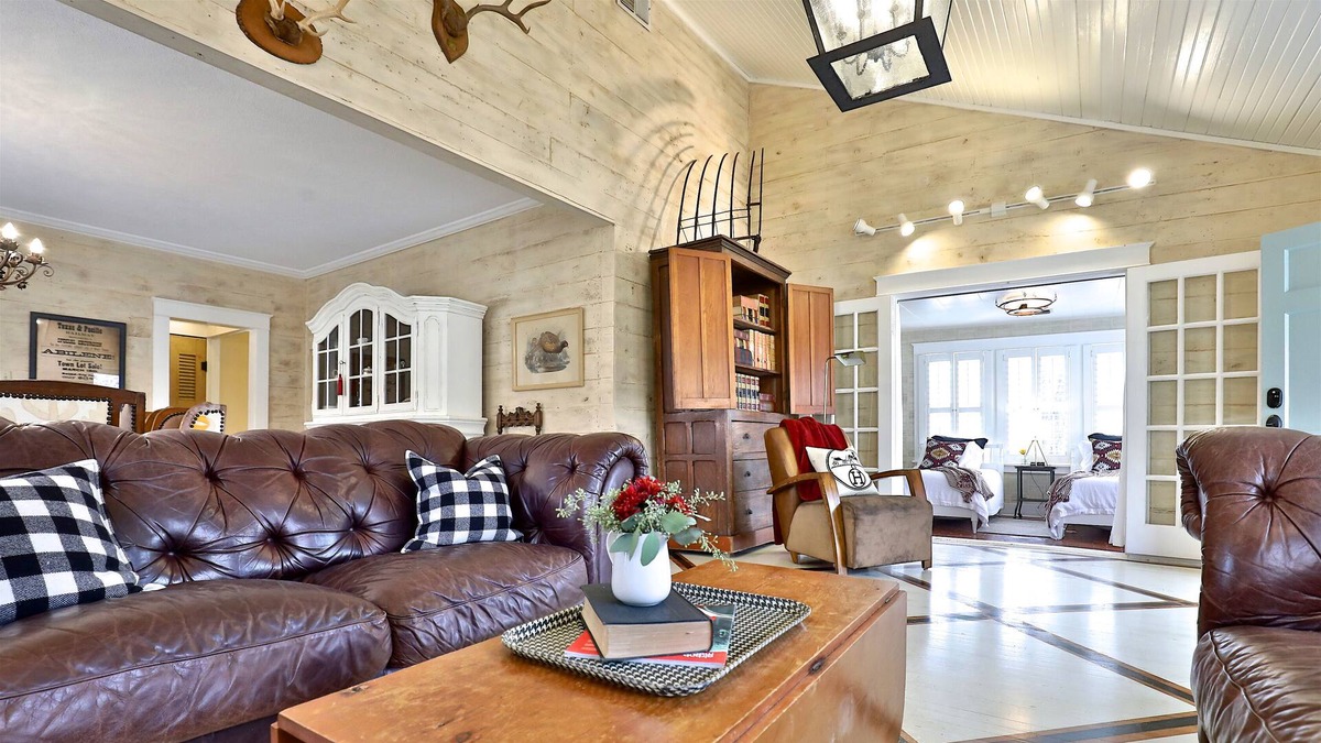 Sayles Blvd. Area House | Ten33 House -- An Authentic Abilene Experience