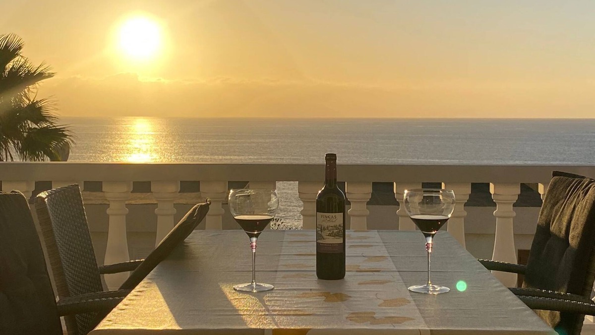 Los Gigantes Apartment | Tenerife South, luxury house, sea views, balcony and garden, 5min beach&town