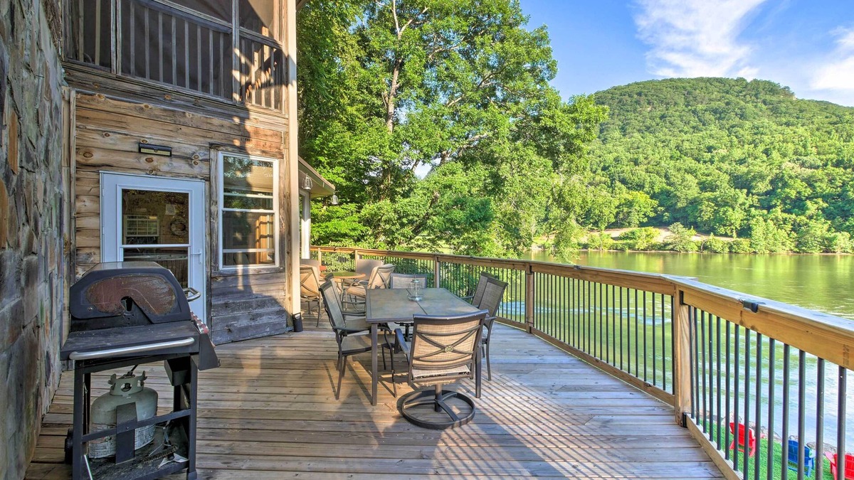 Chattanooga Cabin | Tenn River Cabin w/Hot Tub - 10 Mi to Chattanooga