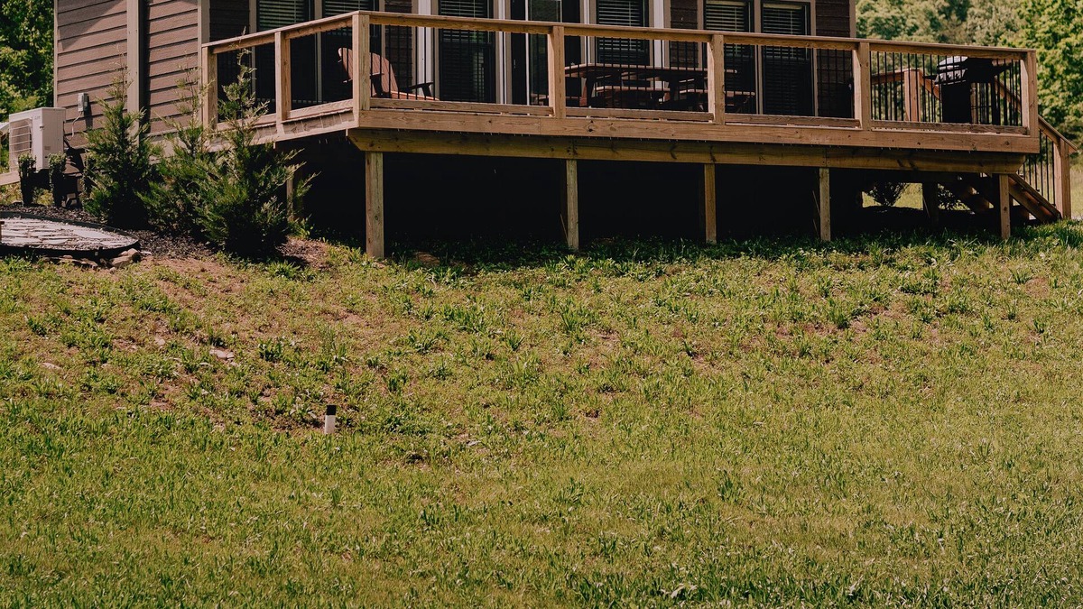 Gatlinburg - Pigeon Forge Cottage | "Tennessee State of Mind"- Riverfront Tiny Home in the Smoky Mountains