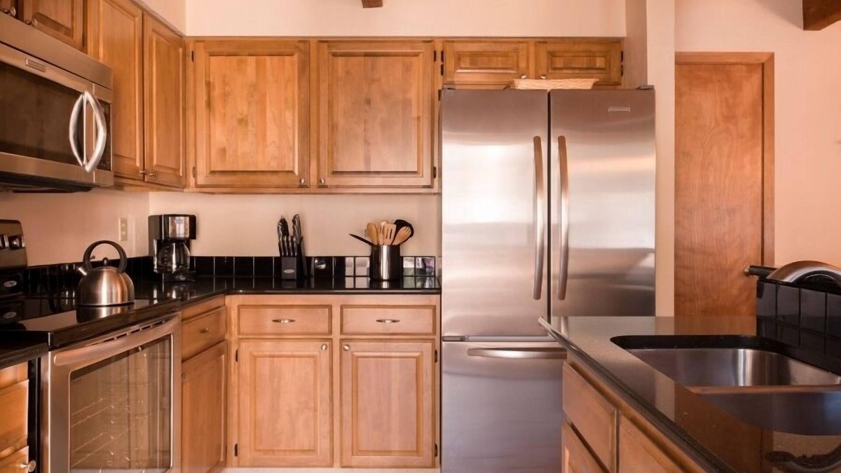 Tennis Village Condo | Tennis Village Escape with BBQ, Private Sauna & A/C