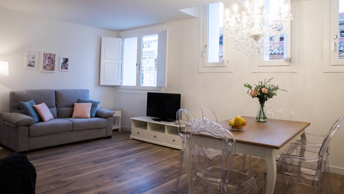 Zaragoza Old Town Apartment | TERCERO B - 3 B - APARTAMENTOS ALMADA - Plaza del Pilar
