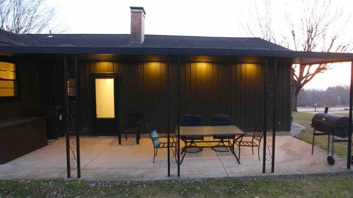 Chillicothe House | Terrace Farmhouse - Chillicothe, OH